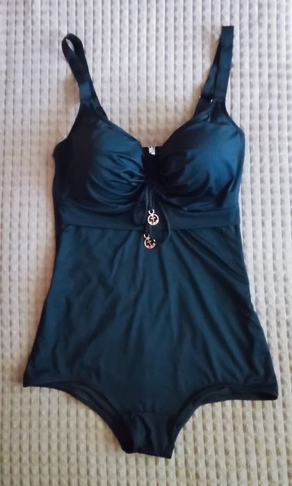 Жіночий суцільний купальник XL