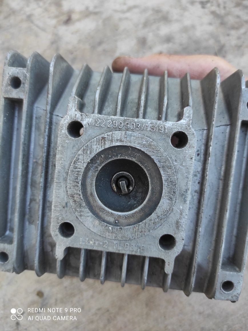 Głowica Simson S51 sr50 s53 DDR ładny stan dobry gwint 10.57