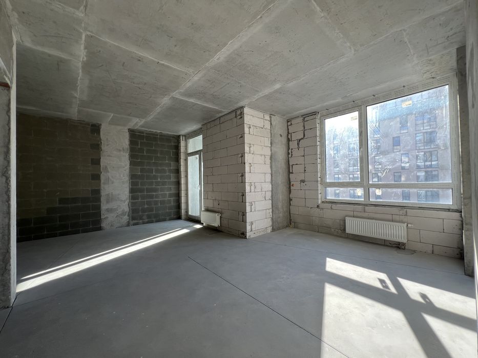 Продаж двокімнатна кв. в ЖК Файна Таун, з кухнею-вітальнею, не кутова