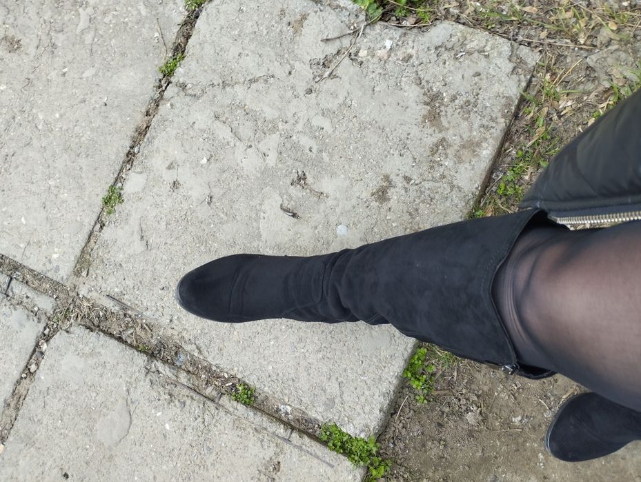 Женские сапоги замшевые