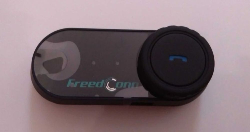 Auricular / Intercomunicador Bluetooth C/RADIO/Motard ( NOVO )