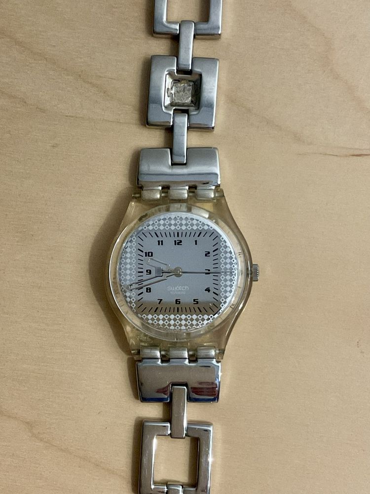 Relógio prateado Swatch