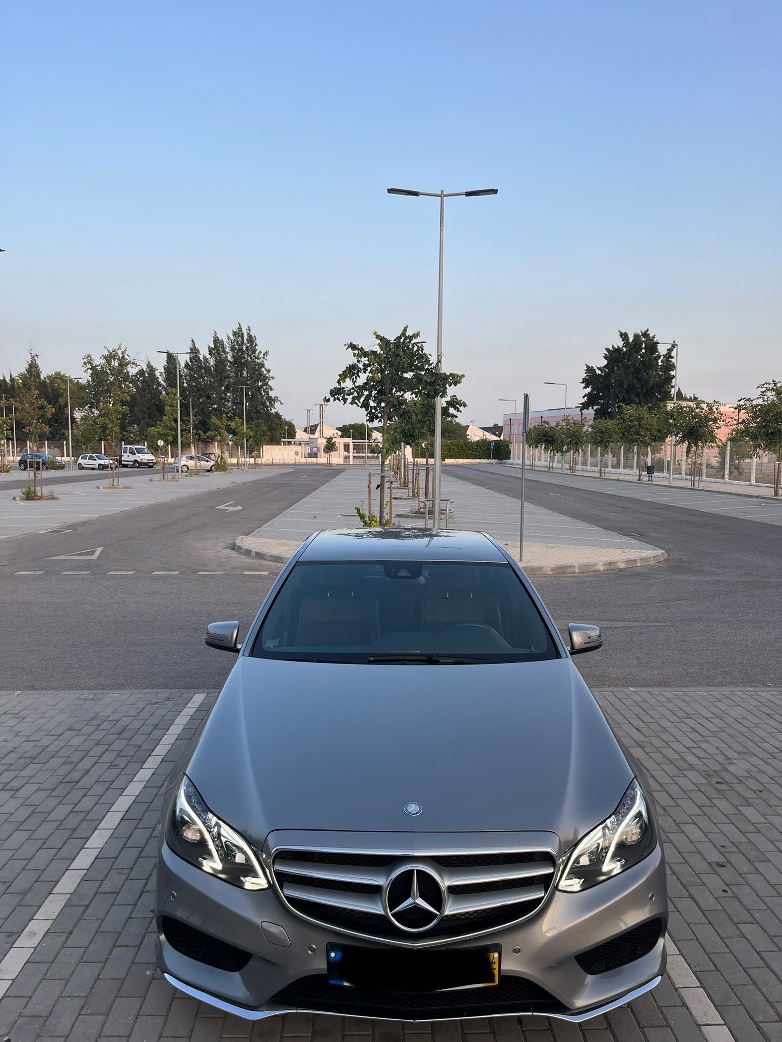 Mercedes E300 AMG Bluetec Hybrid Negociável