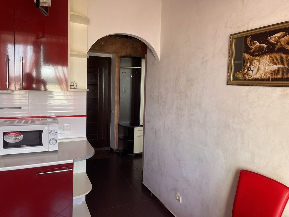 Подобово,погодинно 1кім.квартира р- н Порт-сіті.Вільна на Новий Рік!