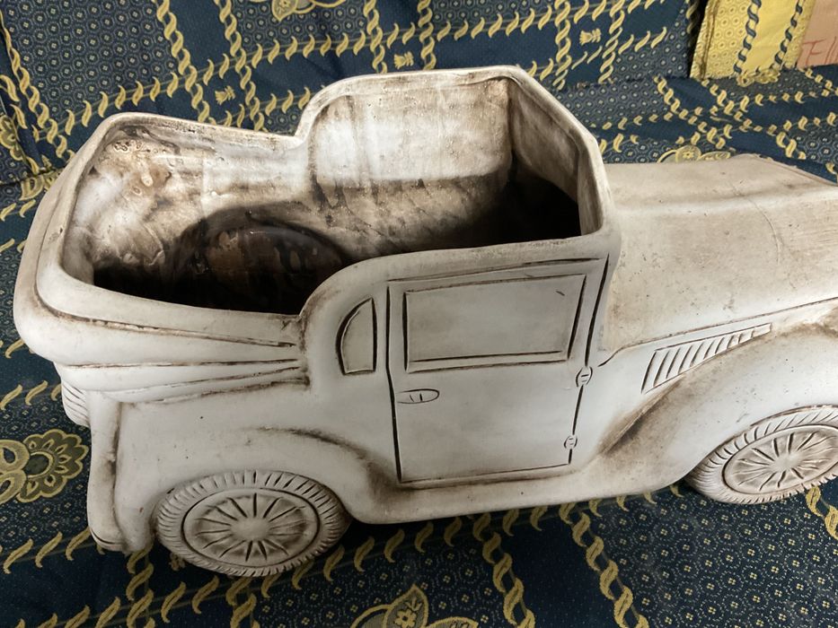 Floreira porcelana com 43 x17 cm. ANUCIOS abaixo