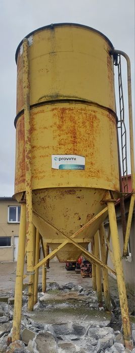 Silos po cemencie na paszę, zboże, zbiornik