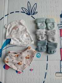Zestaw dla noworodka, czapeczki i skarpetki, C&A