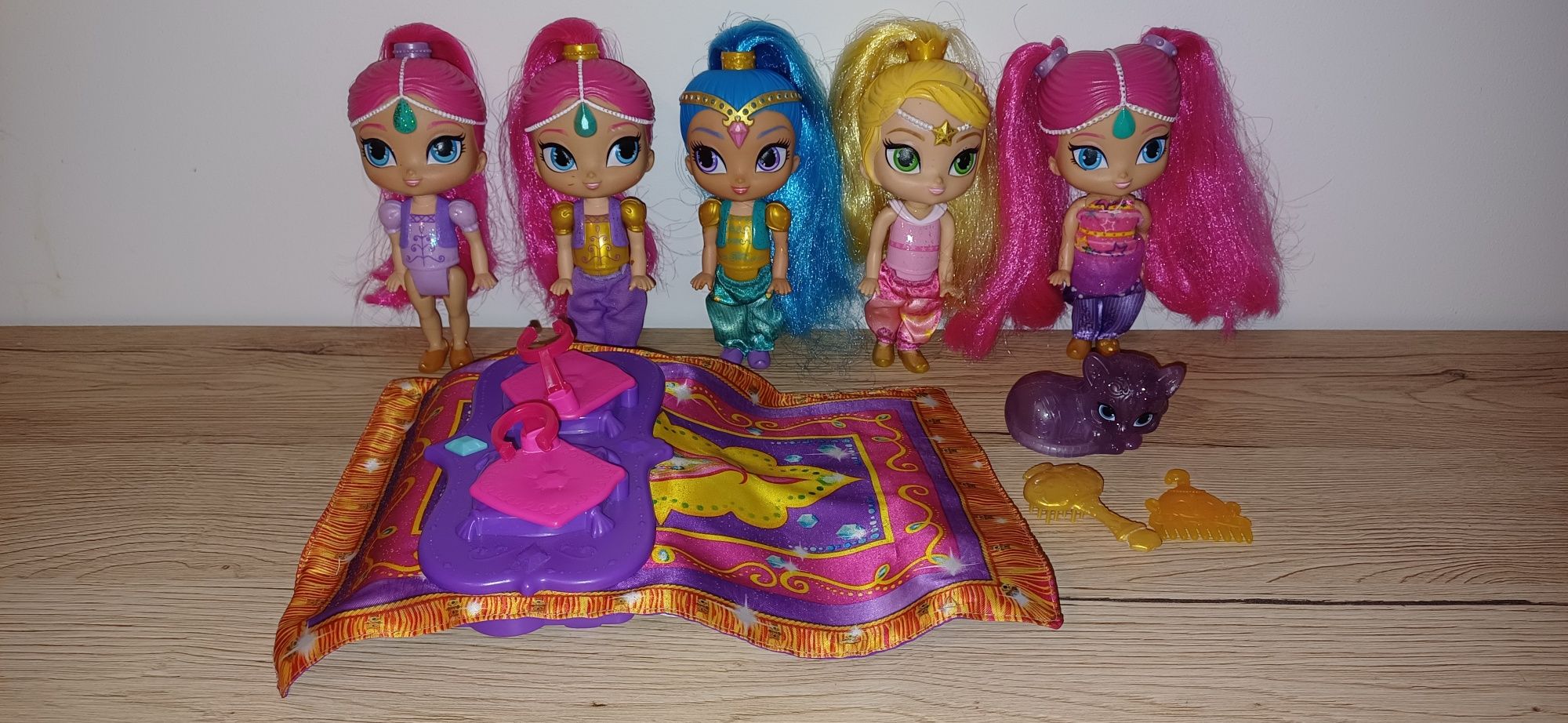 Laleczki Shimmer & Shine plus akcesoria