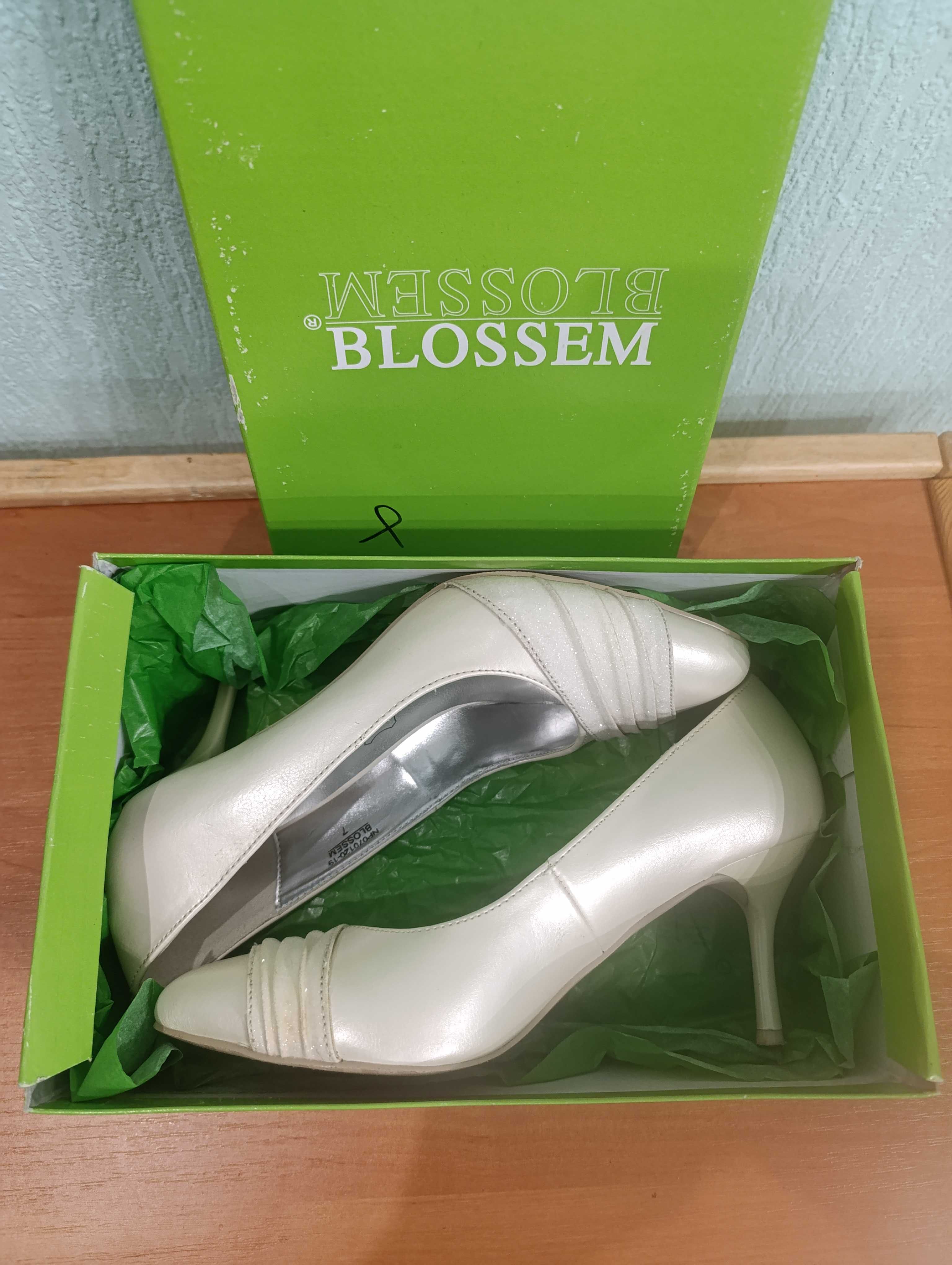 Туфлі жіночі BLOSSEM, розмір 7 (37), каблук 7см, відмінний стан