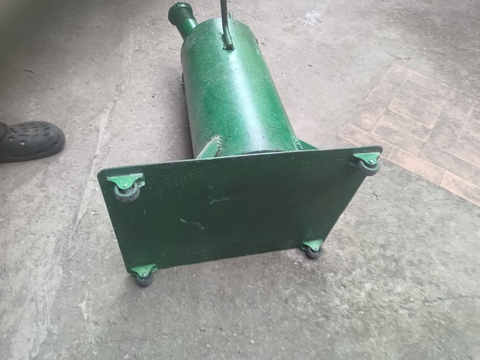 Опрыскиватель для сада.