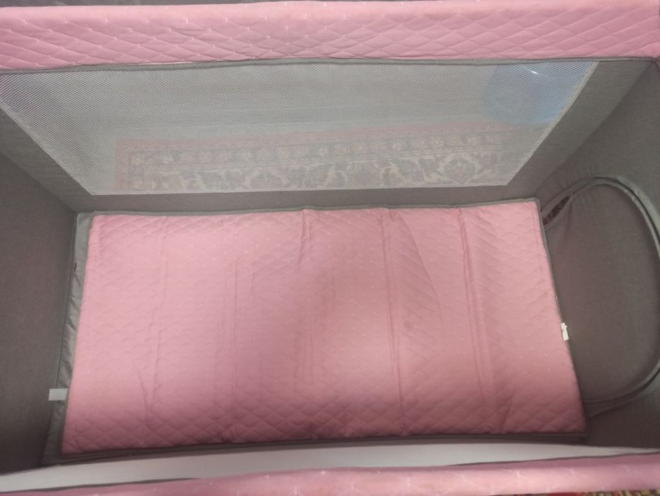 Продам манеж ,в чудовому стані