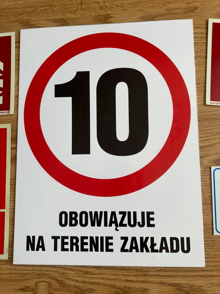 Tabliczki tablice informacyjne sprzęt gaśniczy gaśnica WC ograniczenie