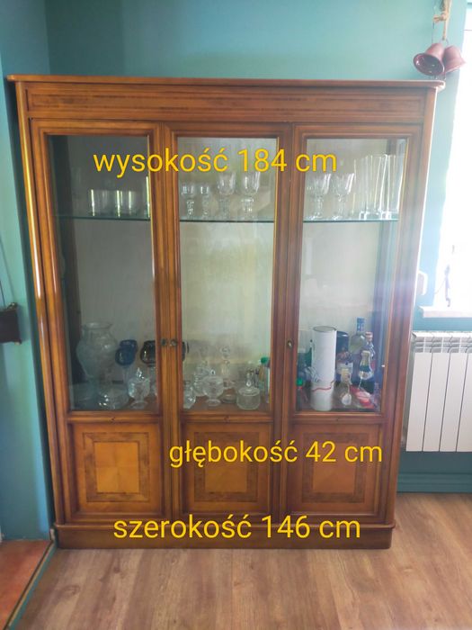 kredens, serwantka drewniana, oszklona