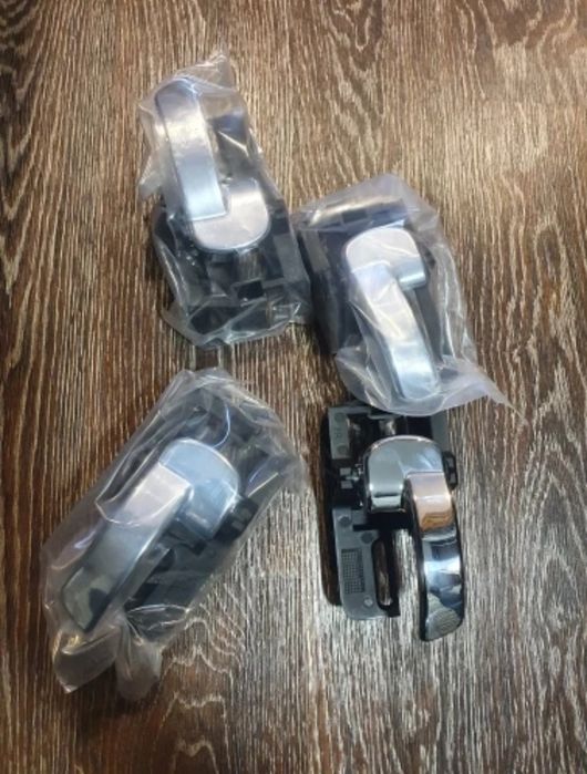 Внутрішня ручка дверей.Ручки дверные внутренние Nissan Qashqai кашкай