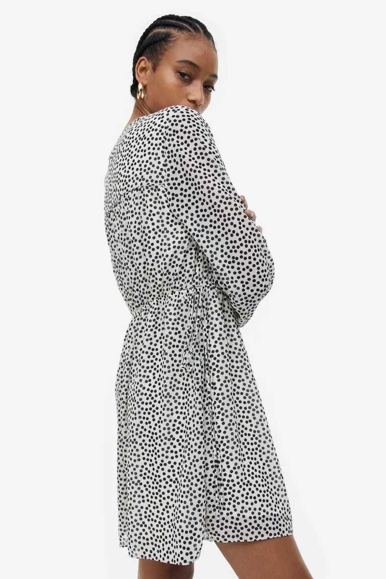 Sukienka biała w czarne kropki grochy dekolt H&M 40/L