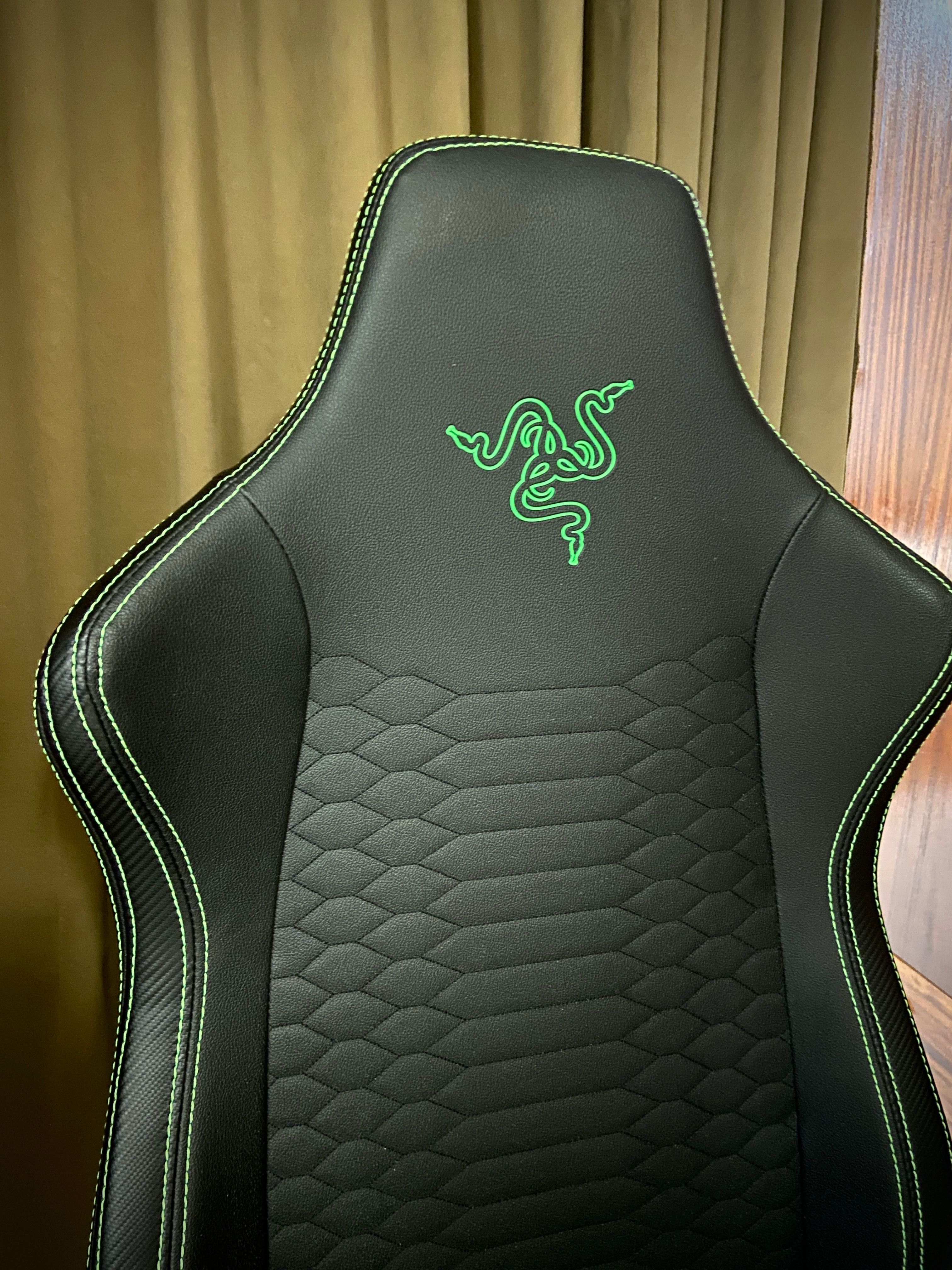 Razer Iskur X gaming chair com almofada cabeça + lombar