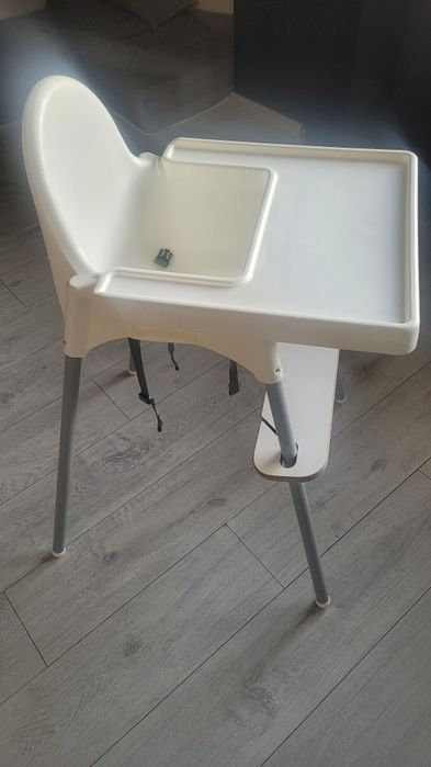 Krzesełko antilop z podnóżkiem