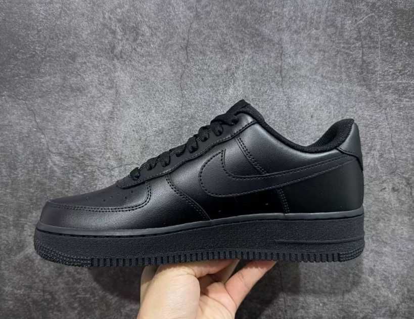 Buty Nike Air Force 1 Low '07 Black R.40