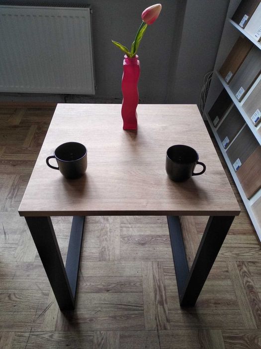 Stolik kawowy kwadratowy