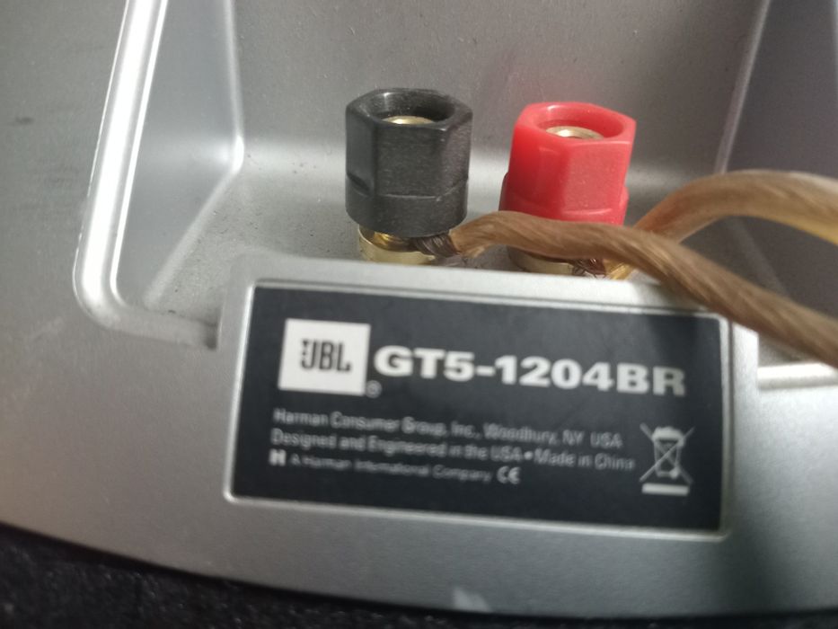Продам сабвуфер JBL GT5-1204BR б/у