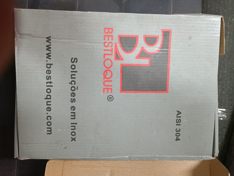 8-Puxadores porta inox(4 conjuntos?