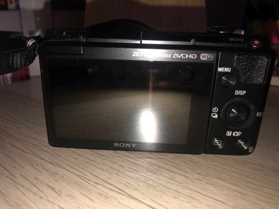 Máquina fotográfica SONY Alpha a5000 20.1mp - BATERIA PARA SUBSTITUIR!