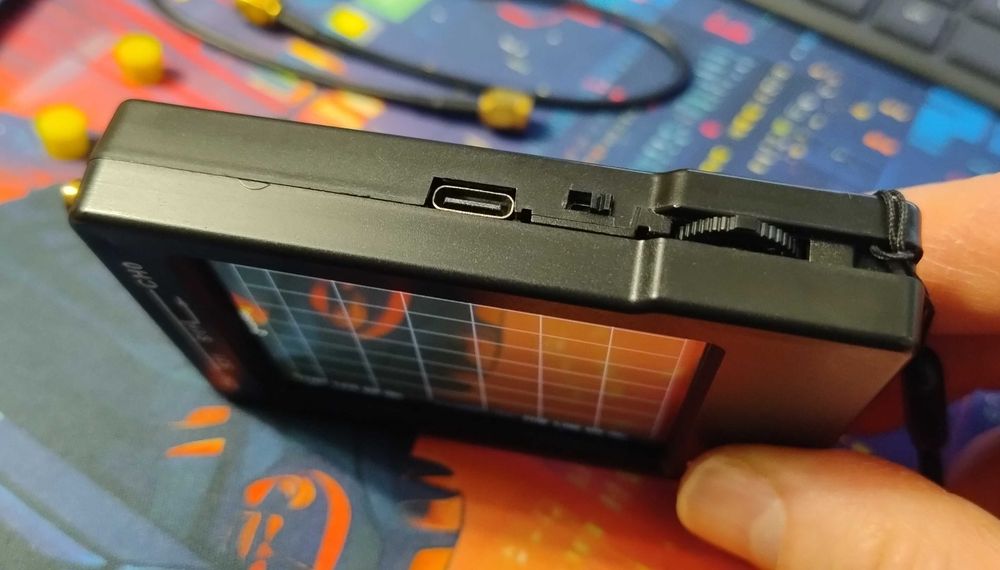 wektorowy analizator antenowy NanoVNA - H