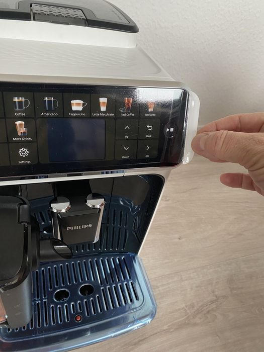 Кавомашина Phillips EP 5500 latte Go!