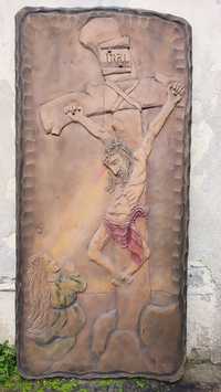 Płaskorzeźba w drewnie Jezus ukrzyżowany