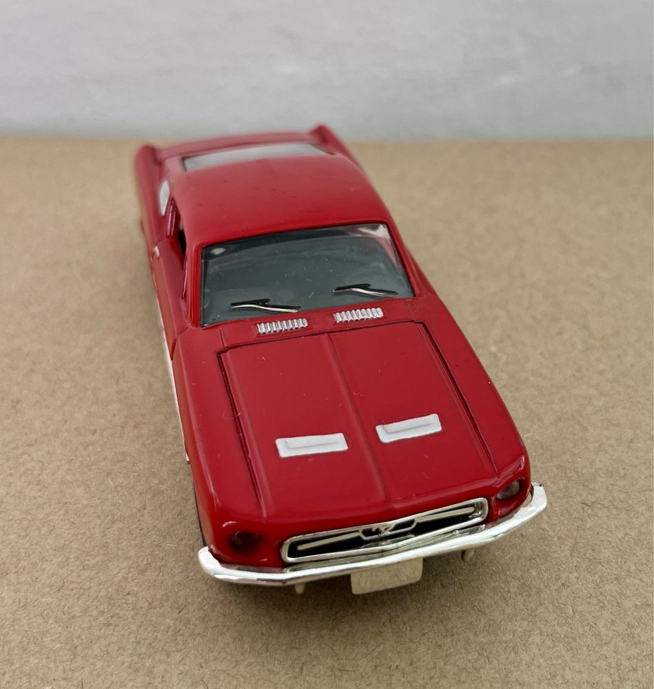 Ford Mustang delPrado Collection 1:43