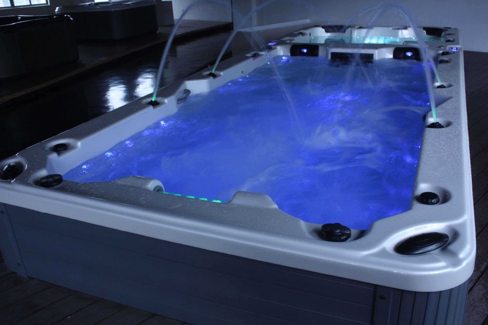 Basen spa z przeciwprądami + wanna z hydromasażem MADAGASKAR