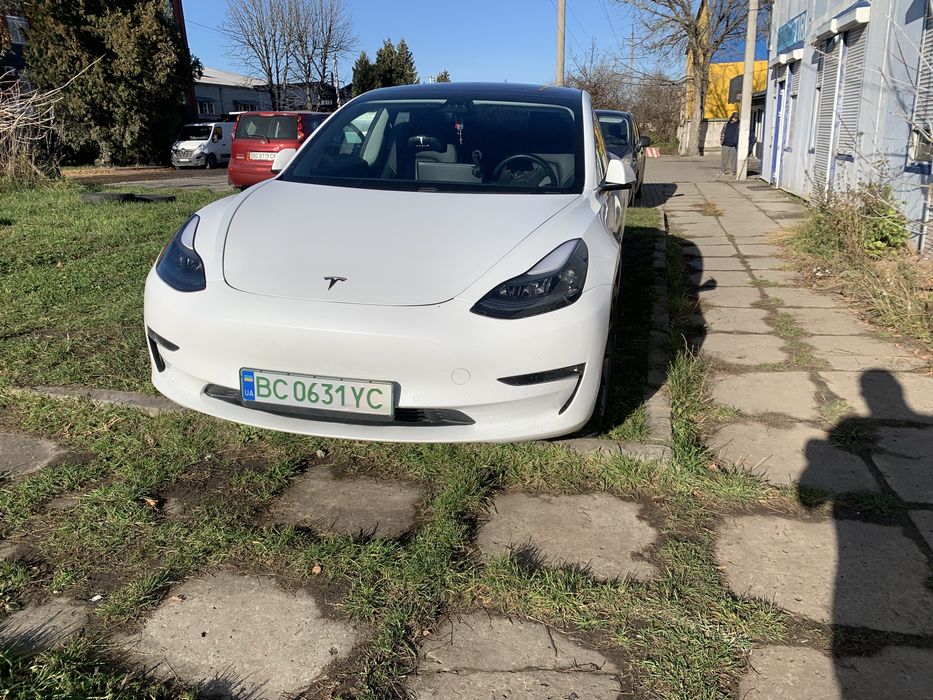 Tesla model 3 long range