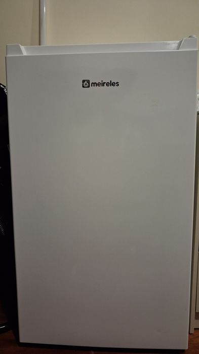 Frigobar EXCELENTE, como novo