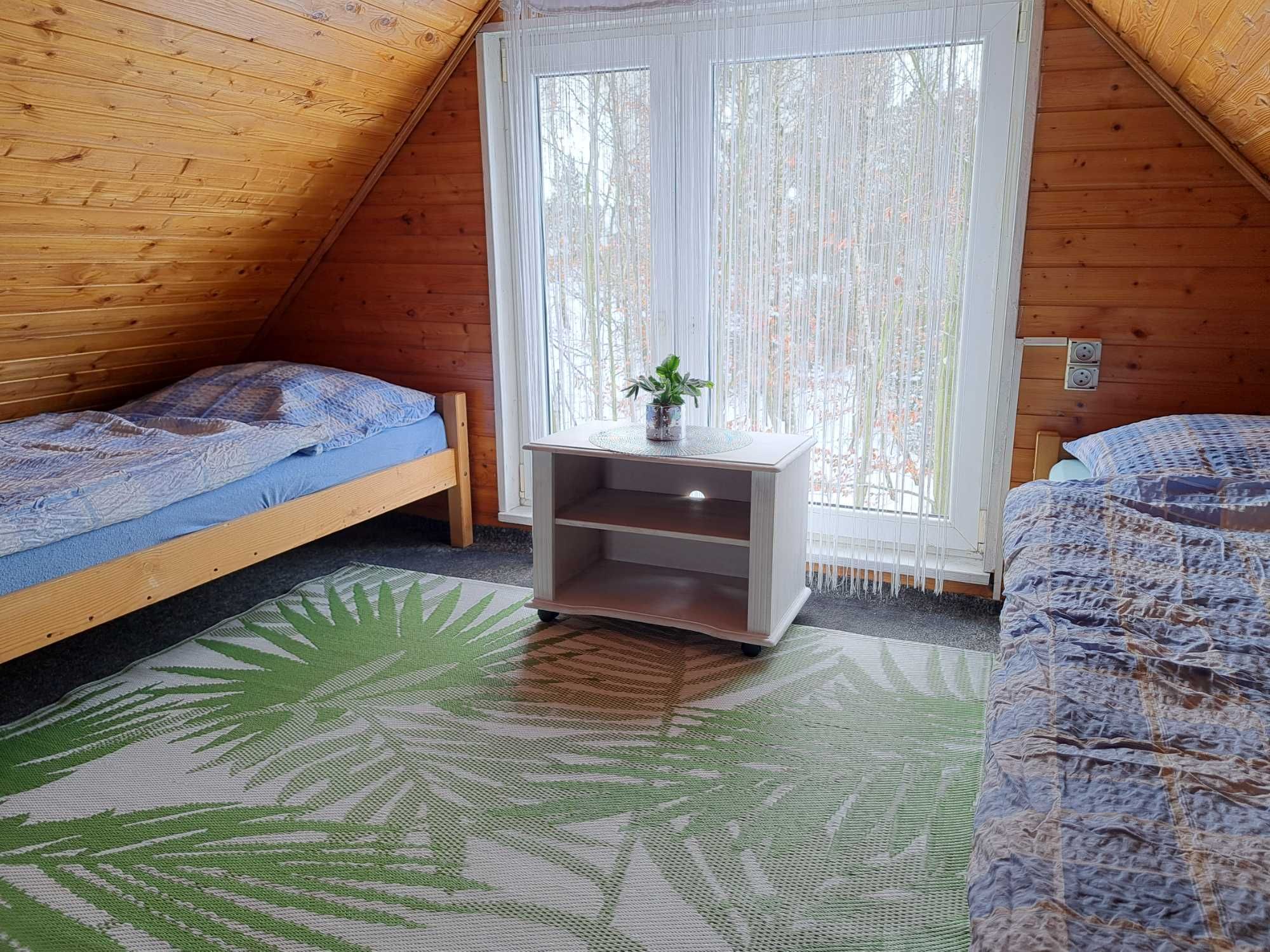 Domek nad jeziorem prywatny staw noclegi jacuzzi balia Trójmiasta