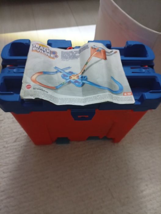 Pista Hot Wheels Track Builder Deluxe Stunt Box.