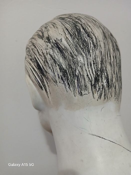 A R T E -Manequim com intervenção ARTISTICA