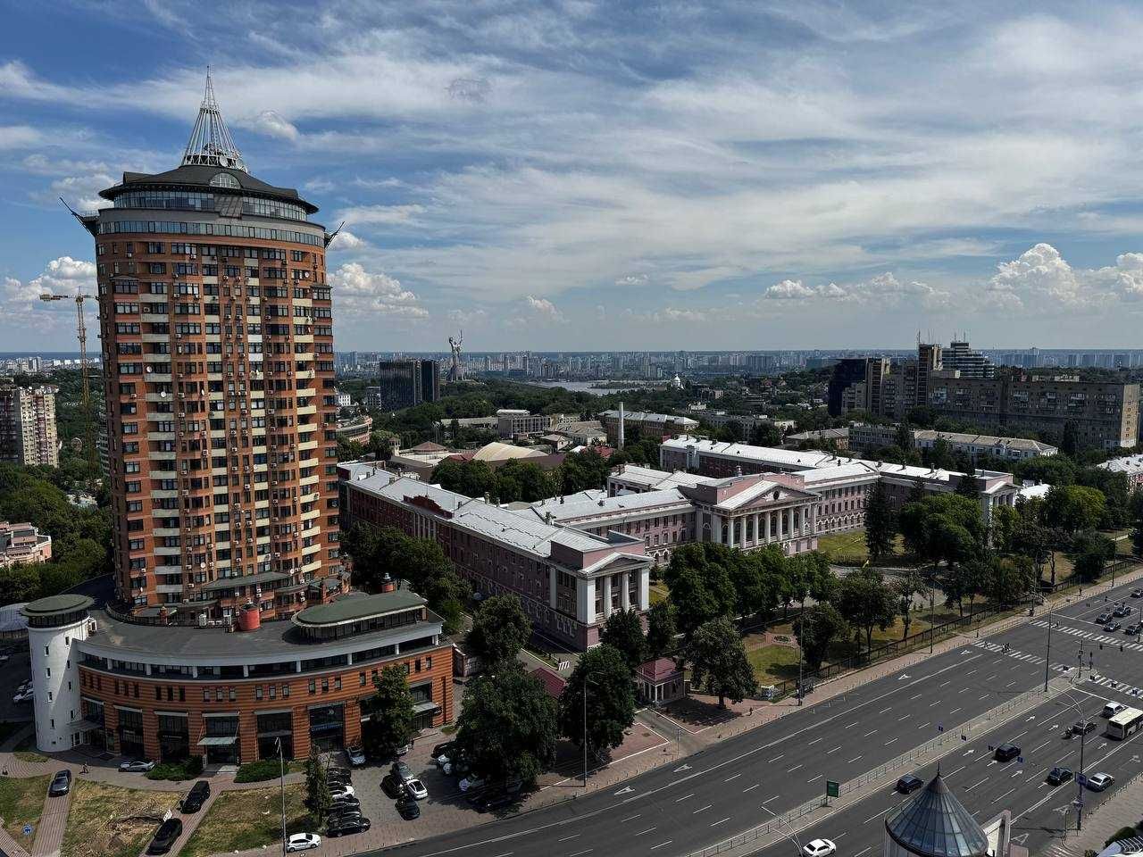 153м2 продаж квартири в ЖК на Печерську