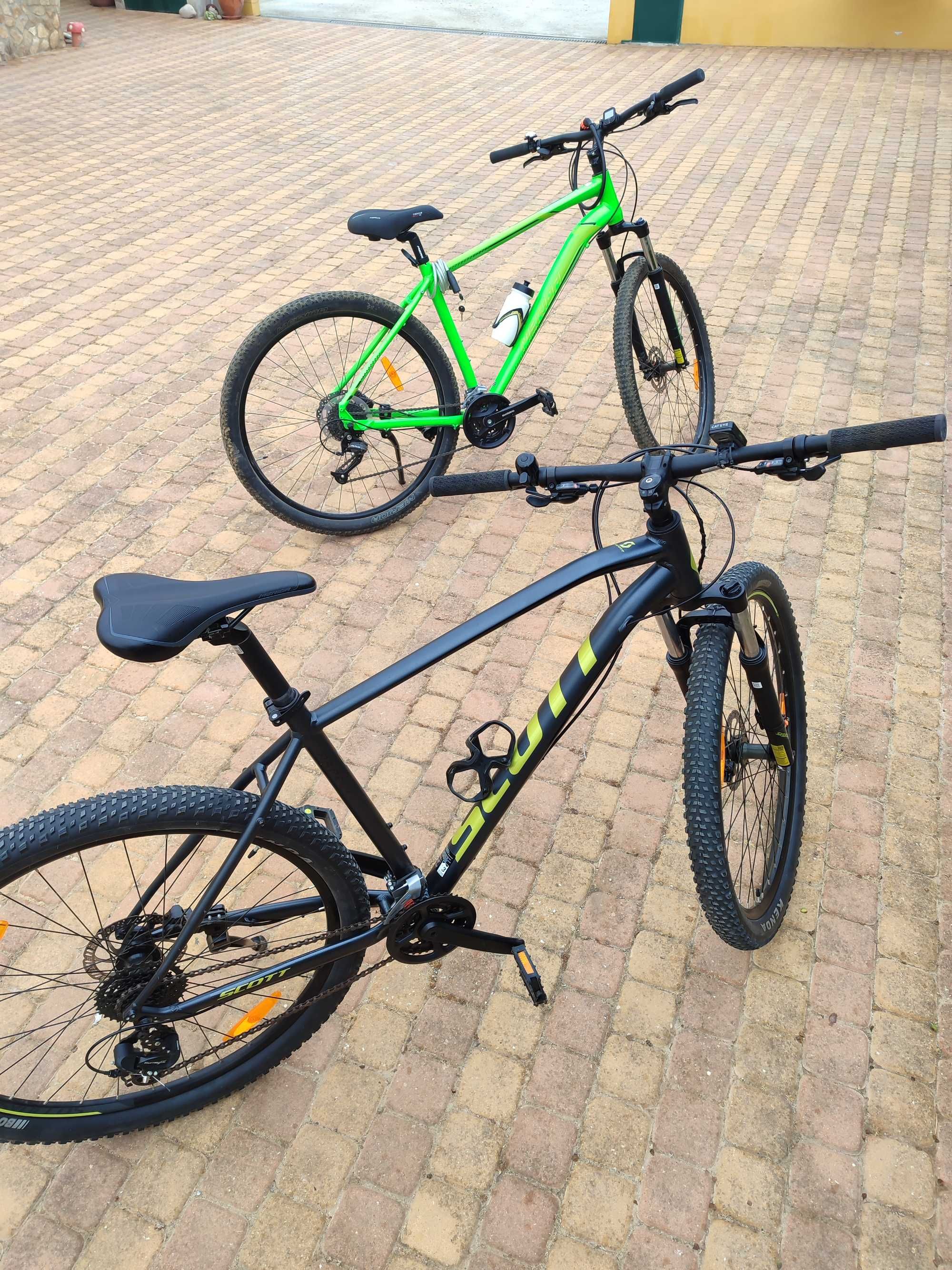 Duas bicicletas roda 29 bem conservadas
