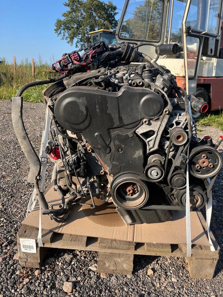 Двигун мотор 2.0 tdi CAGA CAG VAG Audi A4 B8, Q5 Skoda A5 A6 Passat B8