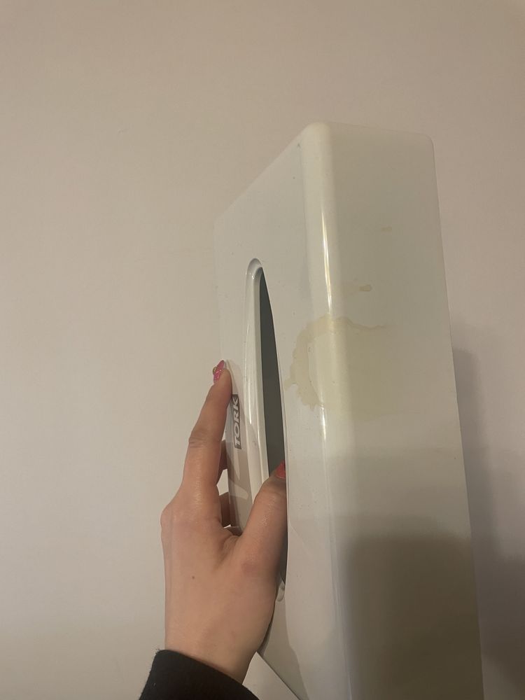 Plastikowy dozownik pojemnik z plamą etui na chusteczki biały
