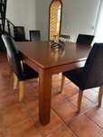 Mesa de Jantar em Madeira Extensível 1,5m x 1,5m (até 3m) – 500€