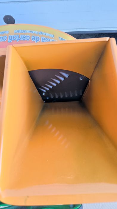 Корморізка ручна та електрична, корморезка электрическая, терка.