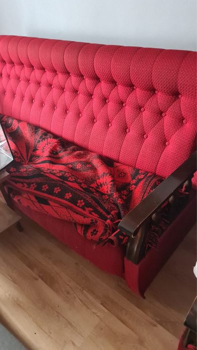 Oddam 2 tapczany i 4 fotele