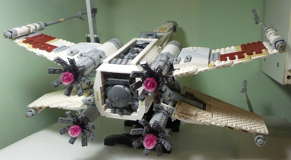 Конструктор-макет LEGO Star Wars 10240 Зоряний винищувач Ред Файв Х