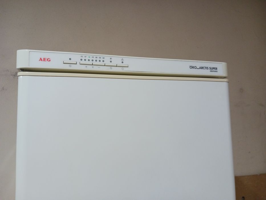 Vendo arca congeladora de gavetas AEG ...255 LITROS ,,,MEDIDAS 179 ALT