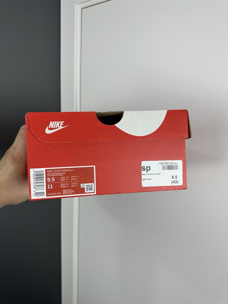 Оригінал Кросівки  Nike Zoom Vomero 5 FV0397-001