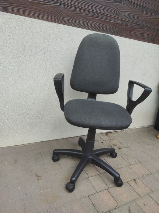 Fotel biurowy obrotowy. Krzesło