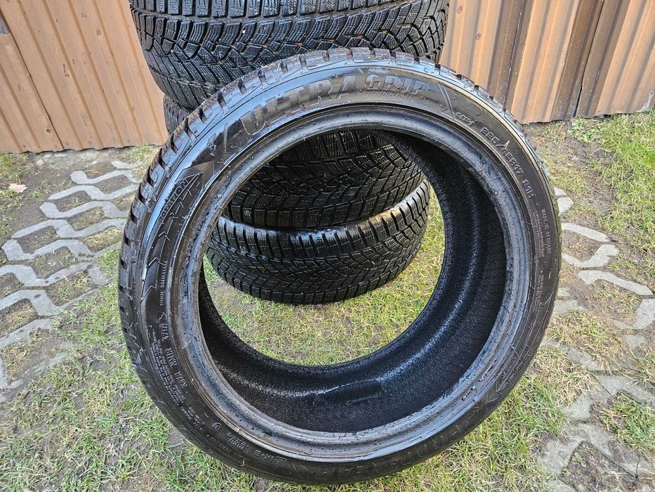 Komplet opon zimowych 225/45R17