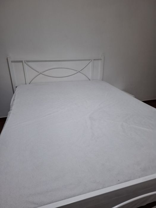 Aluga-se  quarto em Rio de  Mouro