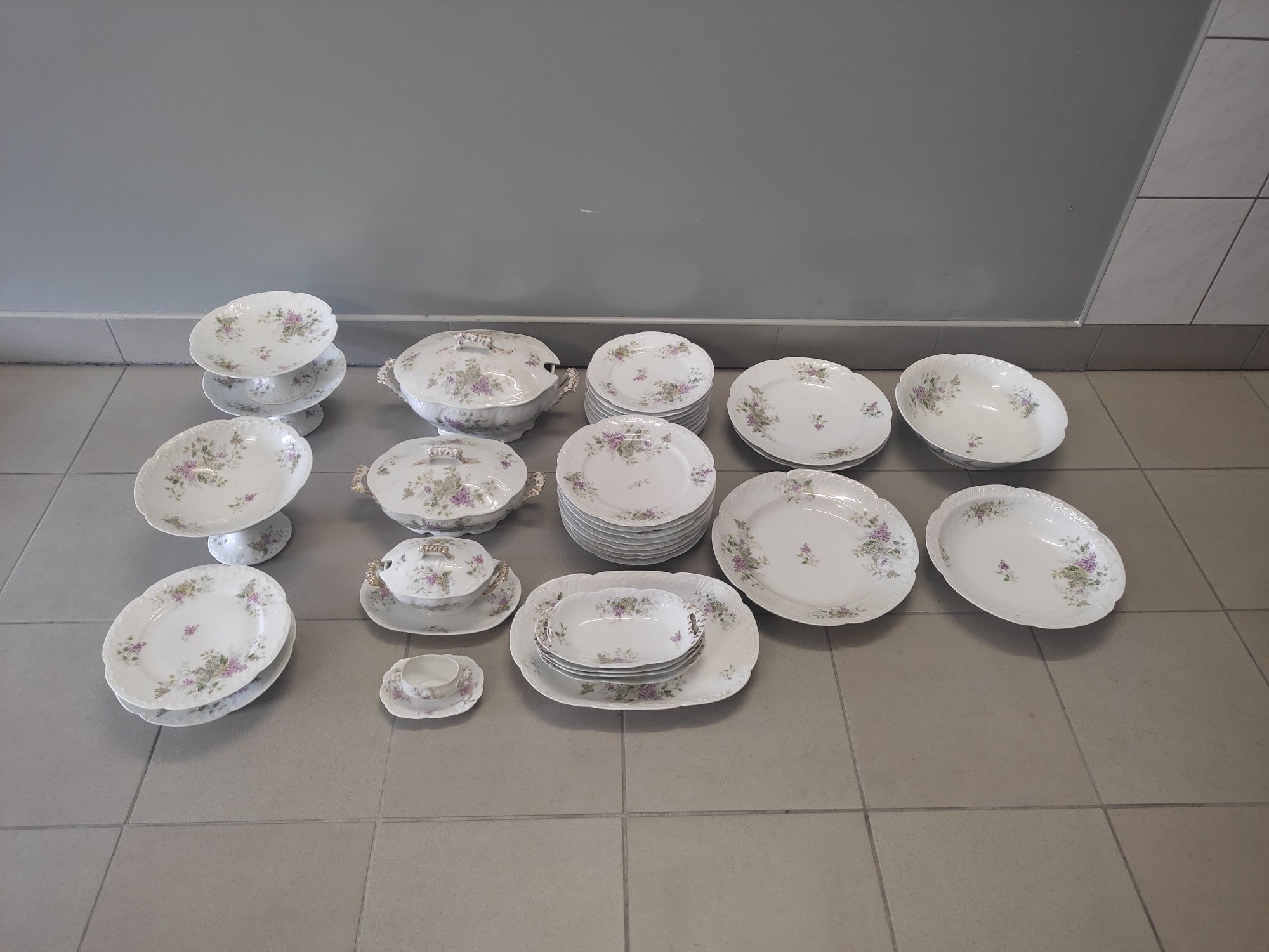 Zestaw obiadowy, ceramika francuska, Aux Lions De Faience